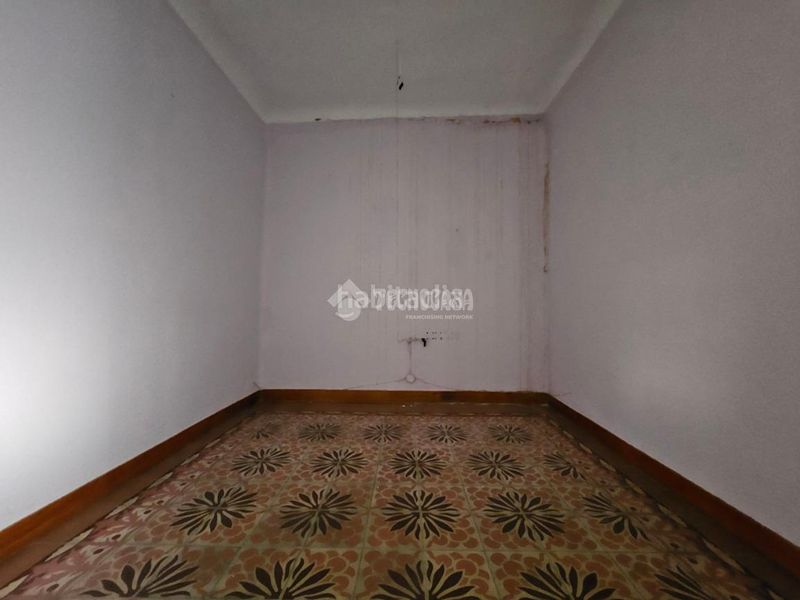 Foto 33f1b9ba-3338-47a4-9844-fff7e7e77992. Edifici a Remolinos