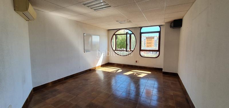 Foto dec098c9-dd65-409c-931b-b2deeb40ee47. Rent office space in Cuatro Caminos Santander