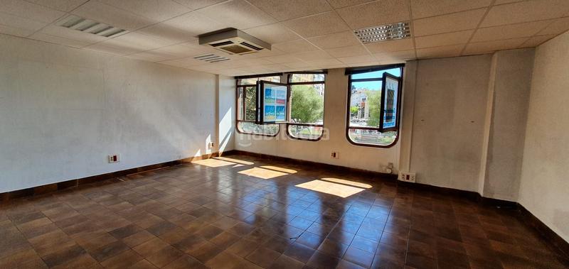 Foto b6bd508a-25d4-48a9-b612-7119ca596c0d. Location bureau dans Cuatro Caminos Santander