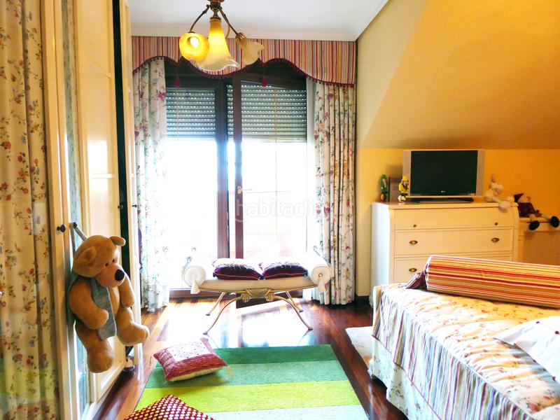 Foto ea78f7e7-b8a3-40c9-92e3-c6e2150f8898. Chalet en Maliaño Camargo