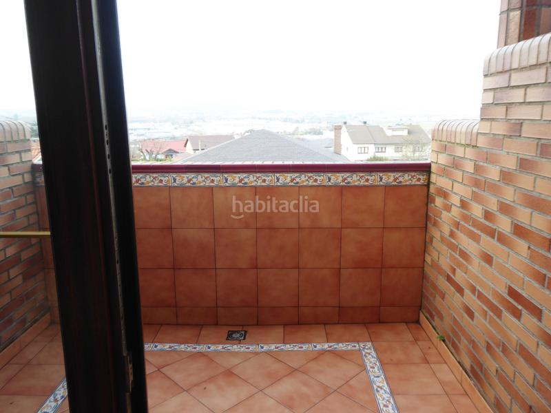 Foto 0f01141c-c2fd-4033-b55b-539bc632a662. Chalet mit kamin heizung parking in Maliaño Camargo
