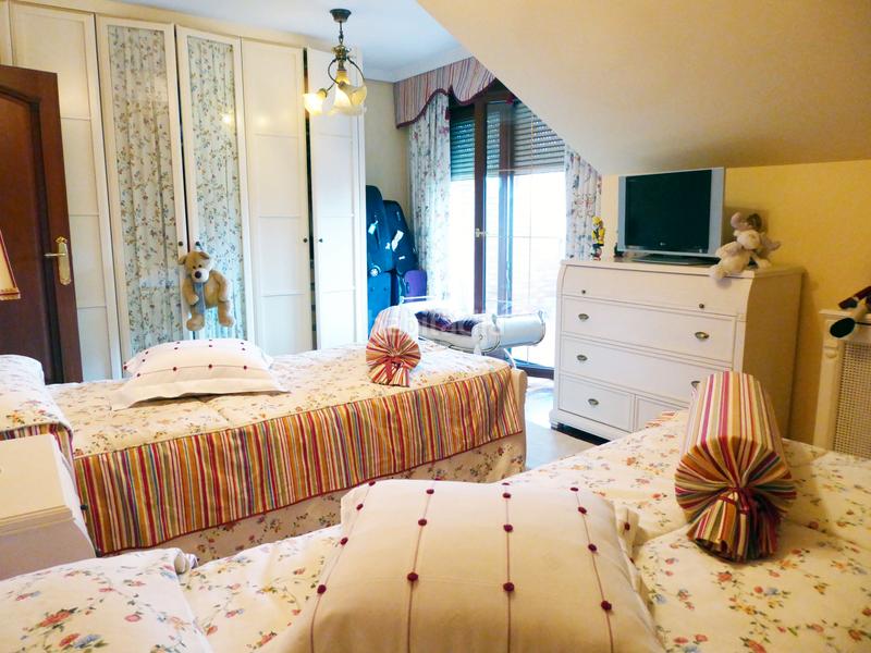 Foto 16a7a433-b6f2-4e10-9957-66288167e688. Chalet mit kamin heizung parking in Maliaño Camargo