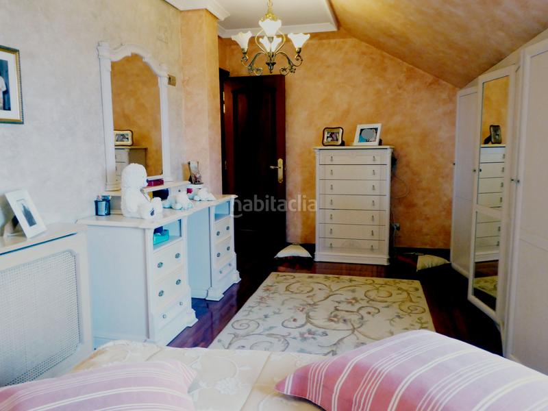 Foto 94643b68-3e0f-40ab-b863-a76368a9346e. Chalet mit kamin heizung parking in Maliaño Camargo