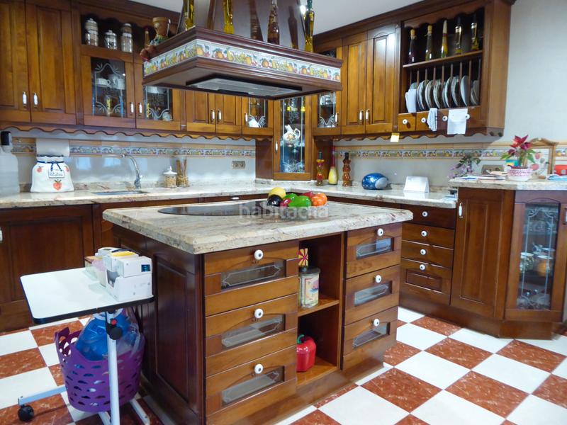 Foto a444f13c-da14-45cf-a9d3-85bd5931f6fe. Chalet mit kamin heizung parking in Maliaño Camargo