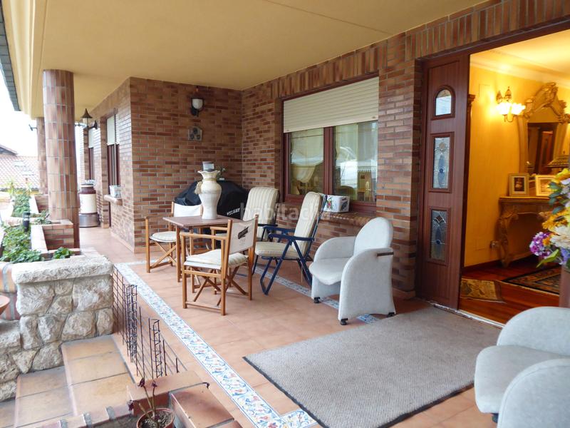 Foto b5c99817-5ad9-4419-a64f-51db9d0087a2. Chalet mit kamin heizung parking in Maliaño Camargo