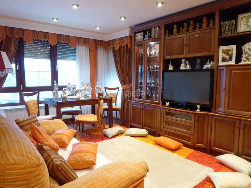 Foto 3dae6a0f-06da-4a1f-90fa-95bcca7bf741. Chalet with fireplace heating parking in Maliaño Camargo