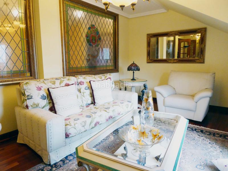 Foto 5cfde29c-6c15-455b-b875-f03dea9f16ee. Chalet with fireplace heating parking in Maliaño Camargo