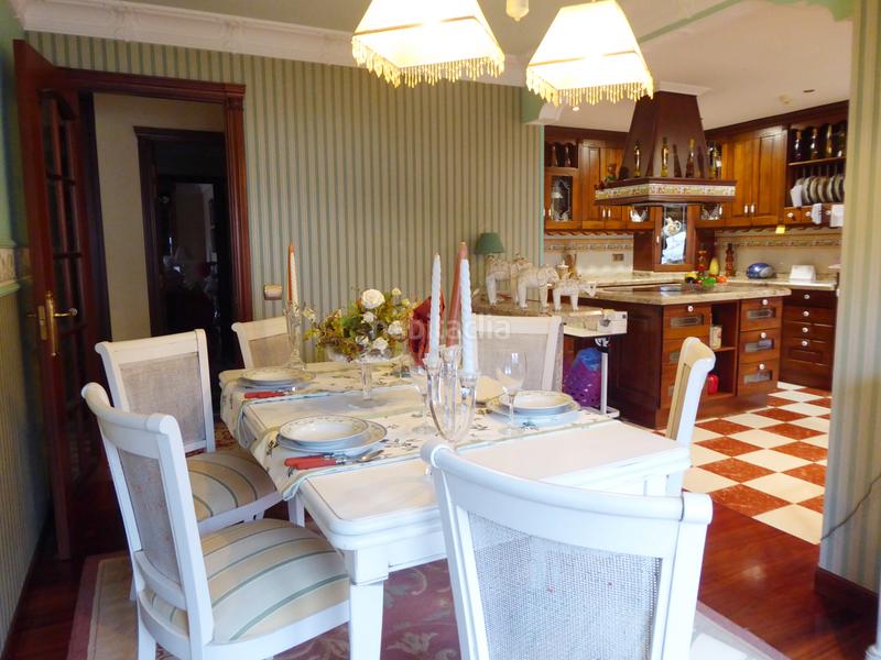 Foto 609eadbf-08bf-485d-8d8c-0cddf4f46509. Chalet with fireplace heating parking in Maliaño Camargo