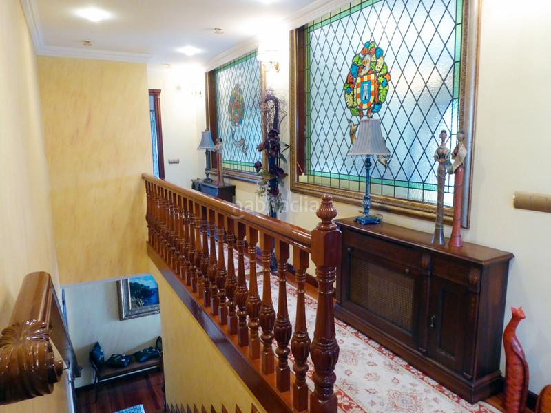Foto 73f961b0-6066-4449-878c-588349f7939c. Chalet with fireplace heating parking in Maliaño Camargo