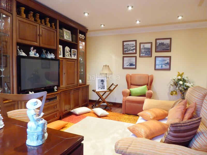 Foto 7faa66d6-ae46-4c1f-b6a6-88bbbb9db894. Chalet with fireplace heating parking in Maliaño Camargo
