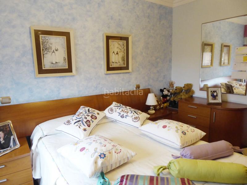 Foto bc6ac1f3-d4a2-4077-8fb9-7394dd42f7ae. Chalet with fireplace heating parking in Maliaño Camargo