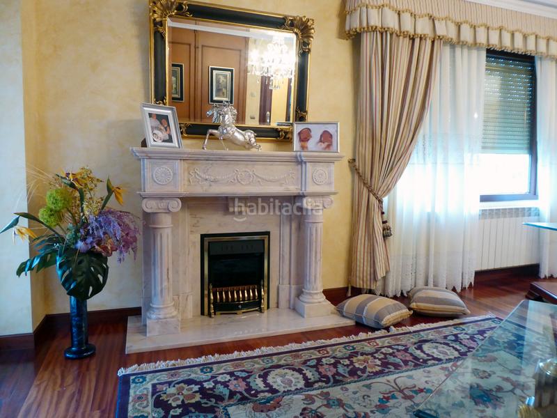 Foto e5b0b643-70ad-4c4e-bc45-77486a7feeaf. Chalet with fireplace heating parking in Maliaño Camargo