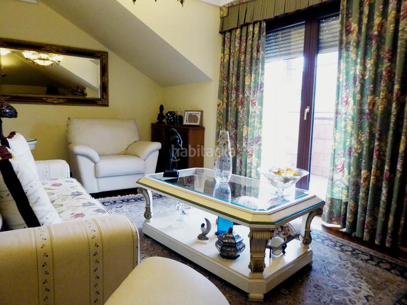 Foto fc381fa2-b3bf-49e1-901e-d1f651d3af2d. Chalet with fireplace heating parking in Maliaño Camargo