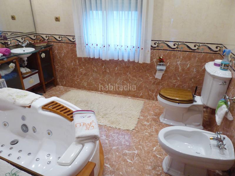 Foto 2c096e10-79d4-4f2c-81e8-ba02367641cf. Chalet con camino riscaldamento parcheggio in Maliaño Camargo
