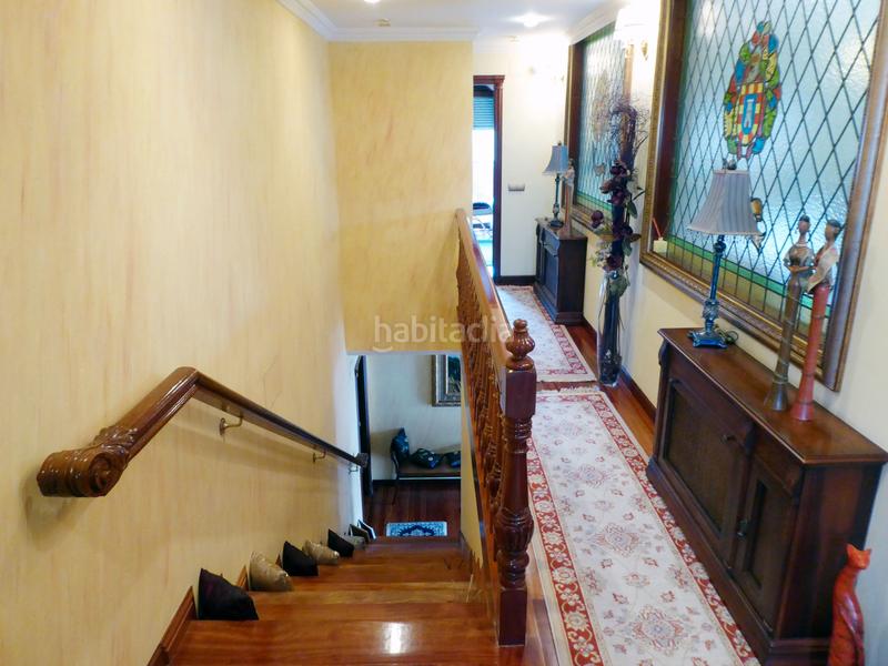 Foto d3477cba-6a2d-4591-853a-3b903d95b82a. Chalet con camino riscaldamento parcheggio in Maliaño Camargo