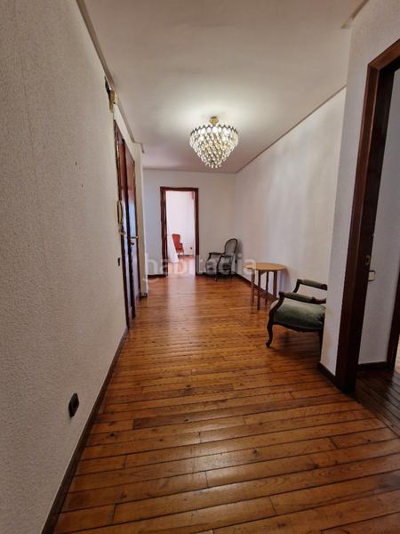 Foto 497e811d-f2e7-401b-a8d7-2cf14a75db7a. Piso espacioso piso en calvo sotelo en Centro - Ayuntamiento Santander