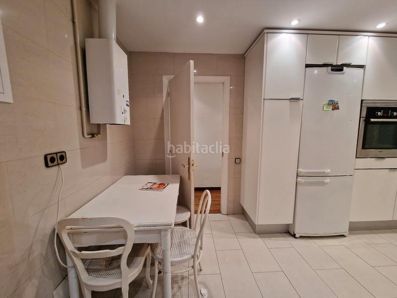 Foto 986c32a1-d78b-4015-aedf-a1cbc26fd968. Piso espacioso piso en calvo sotelo en Centro - Ayuntamiento Santander