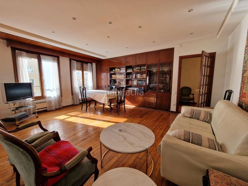 Foto cee28963-3b44-488e-be49-6d9d3af94595. Piso espacioso piso en calvo sotelo en Centro - Ayuntamiento Santander