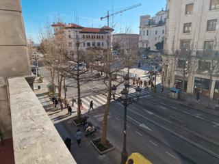 Pis  Calle calvo sotelo. Espacioso piso en calvo sotelo