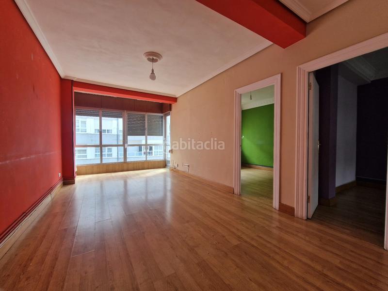 Foto 79ea6db0-11d0-40fb-8224-0ab8106b65bb. Piso  con terraza al sur en Centro Torrelavega