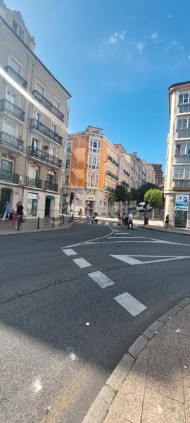 Foto 69441cb4-b36c-409d-84a7-7b188b7d5a87. Ático en calle isabel la católica 3 ático para reformar en edificio emblemático en pleno centro . en Santander