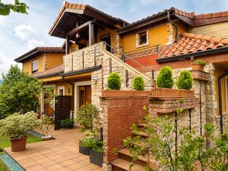 Casa  Barrio el torillo. Una propiedad singular en cantabria, con múltiples posibilidades