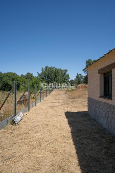 Foto 3c3bb5cd-105d-41f4-9285-612215218016. Finca rústica en 8 en Fresno de Cantespino