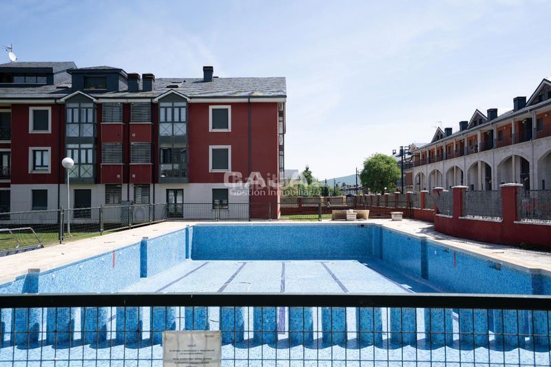 Foto b59ec522-a7f7-4a0b-93a5-88221f4c4345. Pis amb calefacció aparcament piscina a Riaza