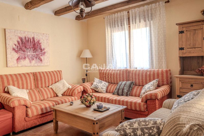 Foto 022b1843-c388-4417-935d-0d404d68a2f6. Casa adossada amb calefacció a Grajera