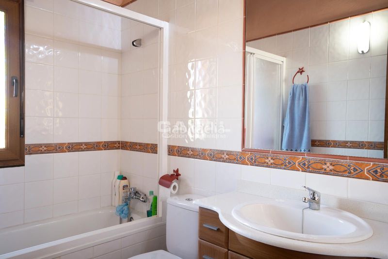 Foto 1a159493-9bdd-4730-a7dd-0c06ffca5198. Casa adossada amb calefacció a Grajera