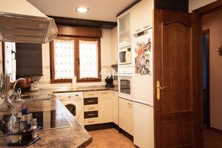 Casa adossada  Panaderos. En grajera