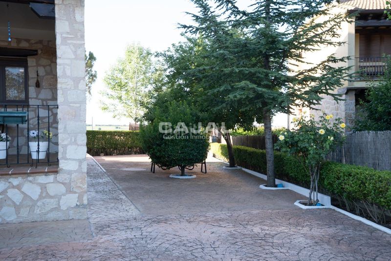 Foto 76743750-c5fb-4961-a6b3-a886d4abb5ff. Casa adossada amb calefacció a Grajera