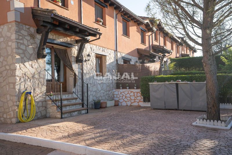Foto fc4b3029-30f4-4dec-8f50-fcbd77b577cd. Casa adossada amb calefacció a Grajera