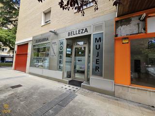 Miete Geschäftsraum in Calle esquíroz 28. Oportunidad peluquería en alquiler!