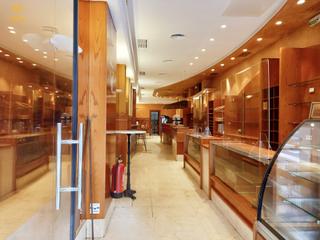 Local Comercial  Calle amaya. Ocasin! local en calle amaya en zona comercial!