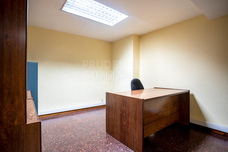 Foto 1bada3d2-ad24-4828-9f39-cc32281733f3. Büro in Sagrada Família Barcelona