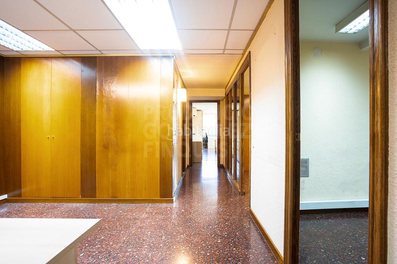 Foto 8dc94aff-2e53-4f7e-be18-17cbacbc2047. Büro in Sagrada Família Barcelona