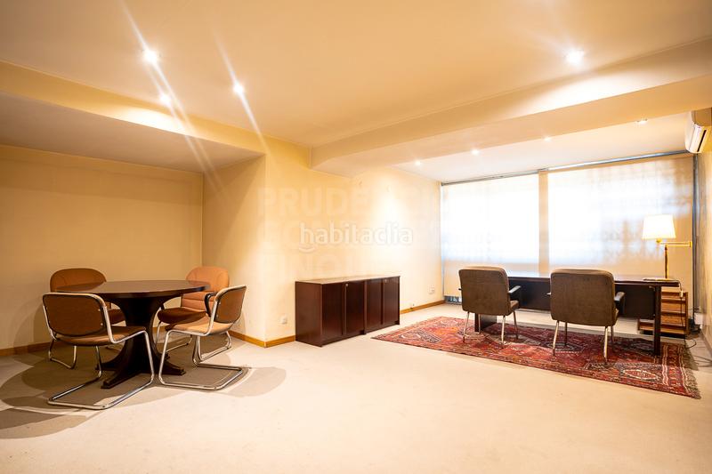 Foto d8c24a4c-cc14-449a-9b86-eb466329c1c5. Büro in Sagrada Família Barcelona