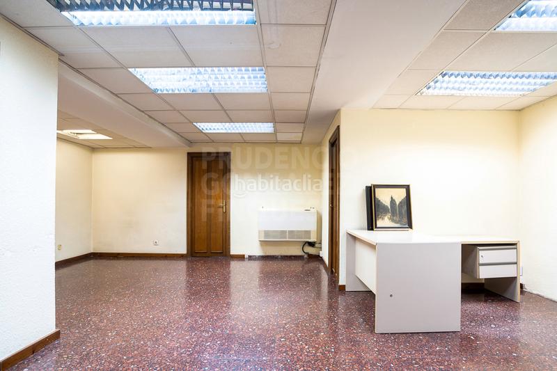 Foto ed290ba2-b3ab-4833-ba46-702d098d56a6. Büro in Sagrada Família Barcelona