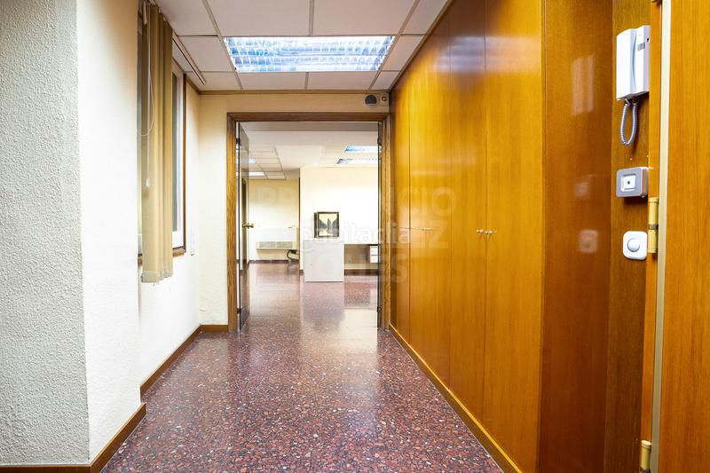 Foto 9d9fcbaa-4020-49b9-b760-85dd1375c9ef. Oficina  en venta en calle d'aragó en Sagrada Família Barcelona