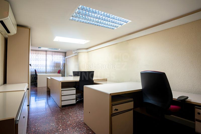 Foto ffb26b87-0c77-448f-b771-565f4fbb9dae. Oficina  en venta en calle d'aragó en Sagrada Família Barcelona