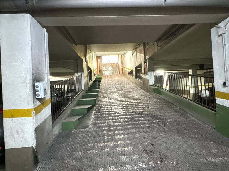 Foto c54148c3-090a-4ca7-90a8-c2023b87dab2. Aparcament cotxe a La Llum Valencia