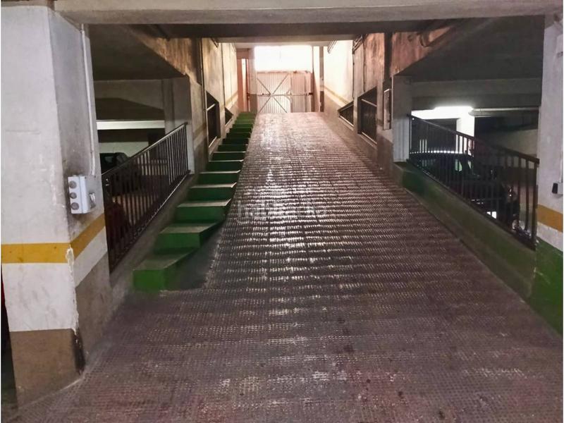 Foto f45ae9b2-92e8-4036-8ebf-31651d309723. Aparcament cotxe a La Llum Valencia