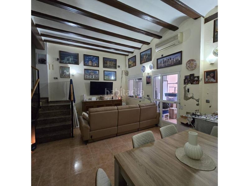 Foto 50ff4892-1fe5-4a97-b57b-ee228b2e7cc1. Casa amb calefacció a La Torre Valencia