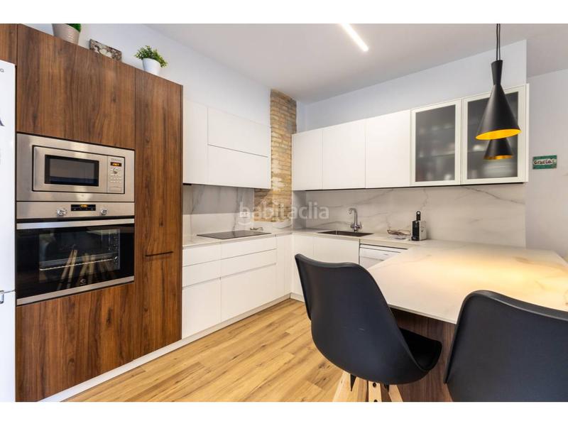 Foto 9530e28f-5b6e-4477-8910-90e02bc9f5d0. Piso venta de piso en valència capital en Russafa Valencia