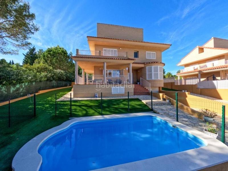 Foto a1bb4a19-7ec8-4fca-bebc-efcb8059bd59. Chalet with parking pool in El Bosque Chiva