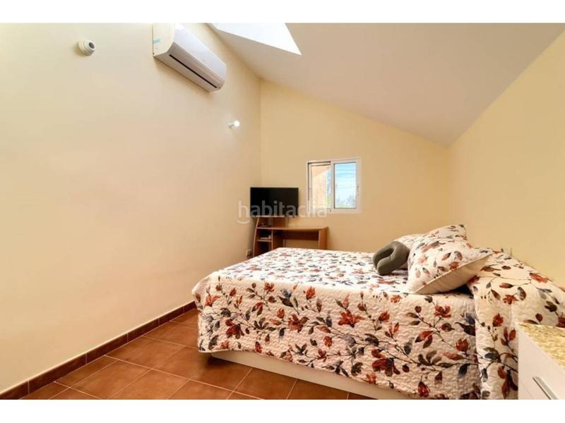 Foto c237a471-53bb-4f32-b7b9-d6297ed75fa0. Chalet with parking pool in El Bosque Chiva