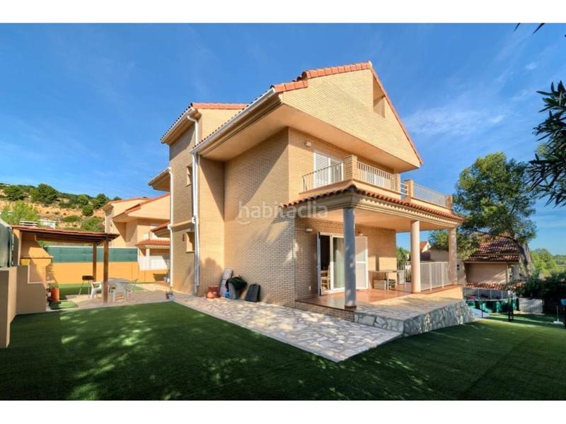 Foto fc416eb4-7bc3-4c57-a23c-f3a61bc662df. Chalet with parking pool in El Bosque Chiva