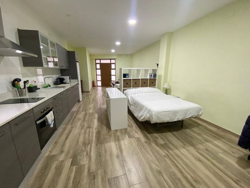 Foto 144c552c-2c64-47d0-b213-a0ce9ce66e52. Local comercial a Russafa Valencia