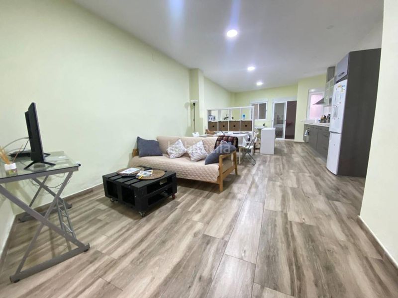 Foto 320cece2-d0b9-4724-a3f8-78146a7c213c. Local comercial a Russafa Valencia